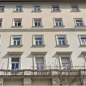 B3 Budapeste